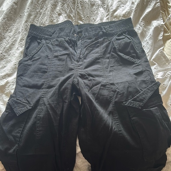 super cute black h&m cargos - Picture 1 of 1